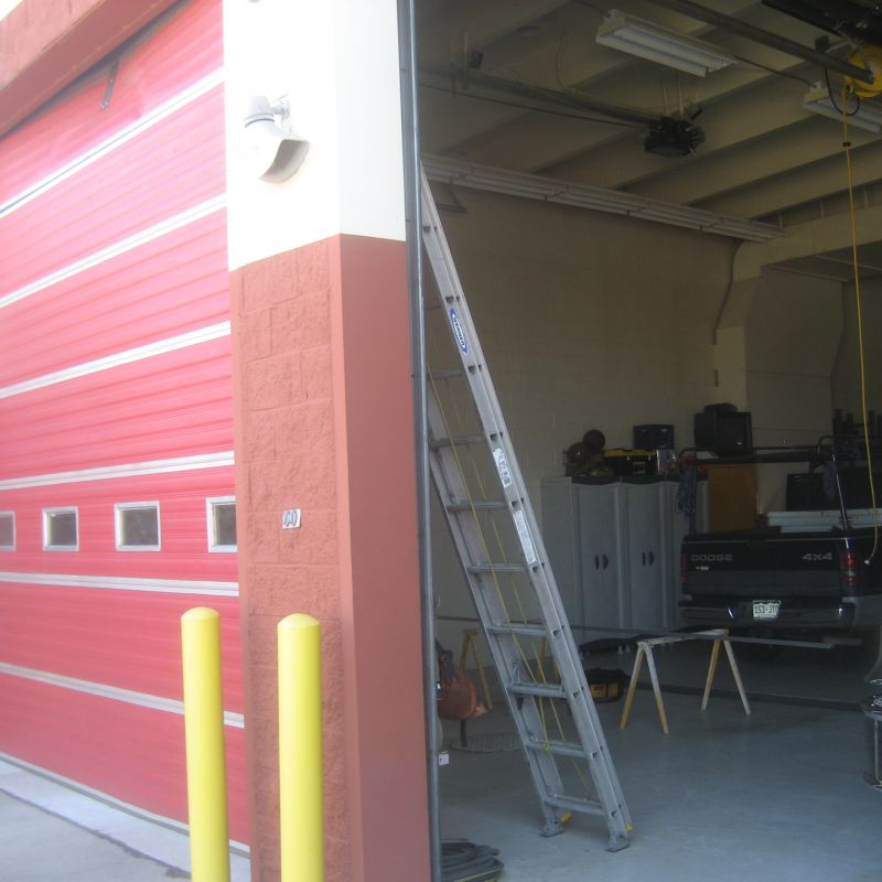 Project: Firehouse doors mantenance